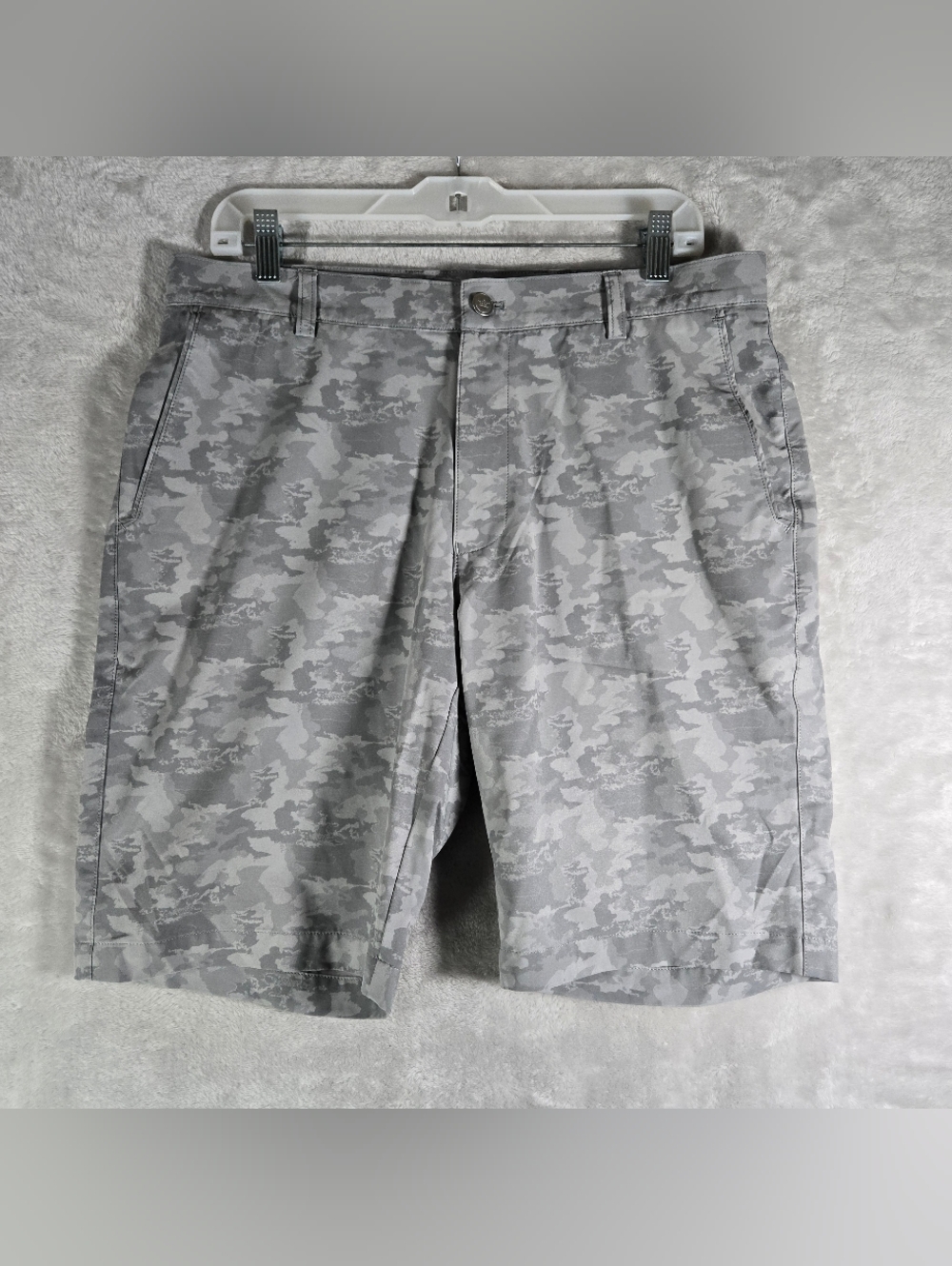 Peter Millar Shackleford Camo Performance Hybrid Shorts Mens Size 33 Gray 10”